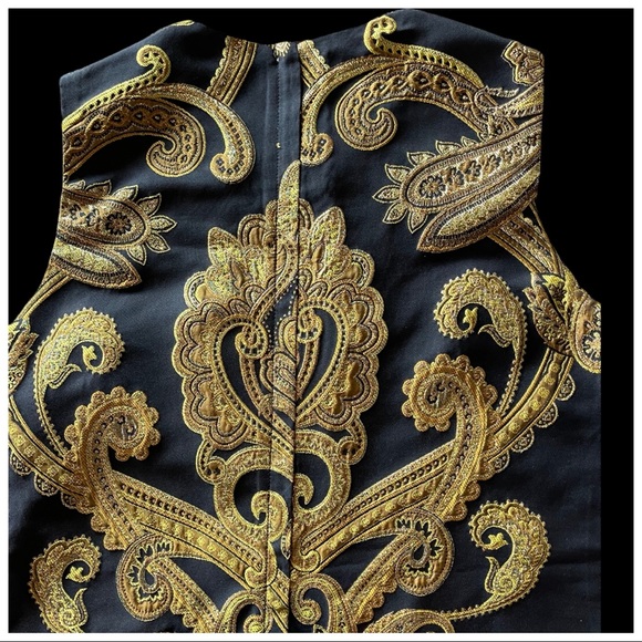 The Ulia Embellished Dress - Picture 8 of 10